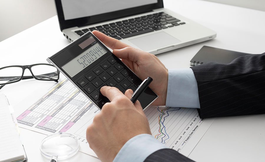 Read more about the article The Role of Financial Advisors: What You Need to Know