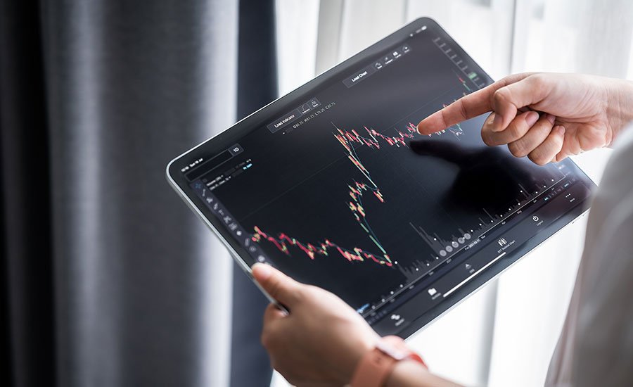 Read more about the article The Pros and Cons of Different Investment Vehicles